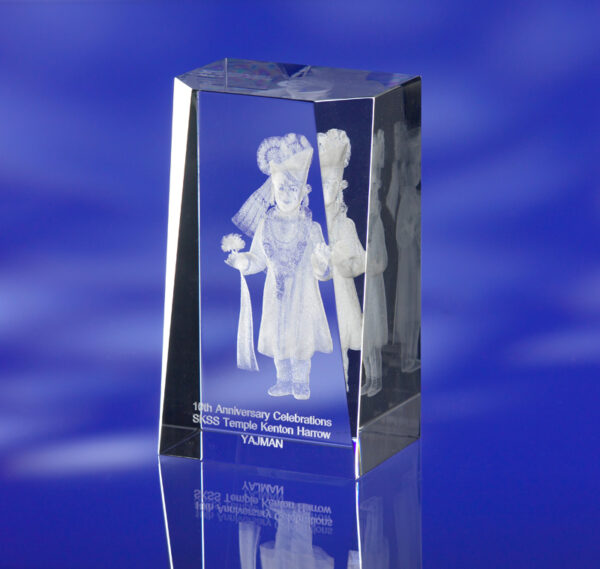 SHOWCASE GLASS AWARD TROPHY